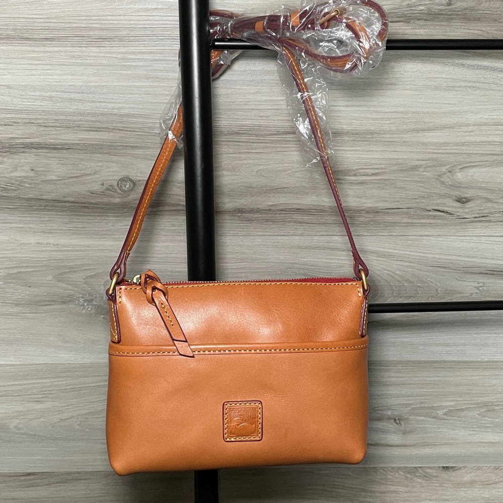 NWT- Dooney & Bourke Florentine Leather Katie Crossbody, Natural - Picture 3 of 10